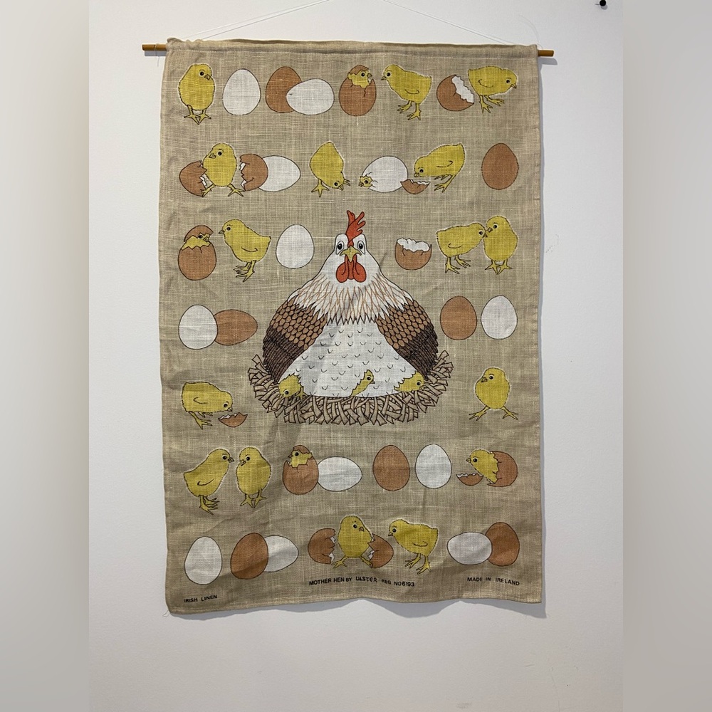 ULSTER WEAVERS Irish Pure linen Tea Towel “Mother Hen”